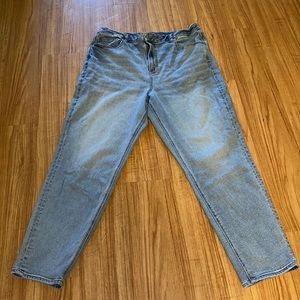 American eagle, curvy mom jean